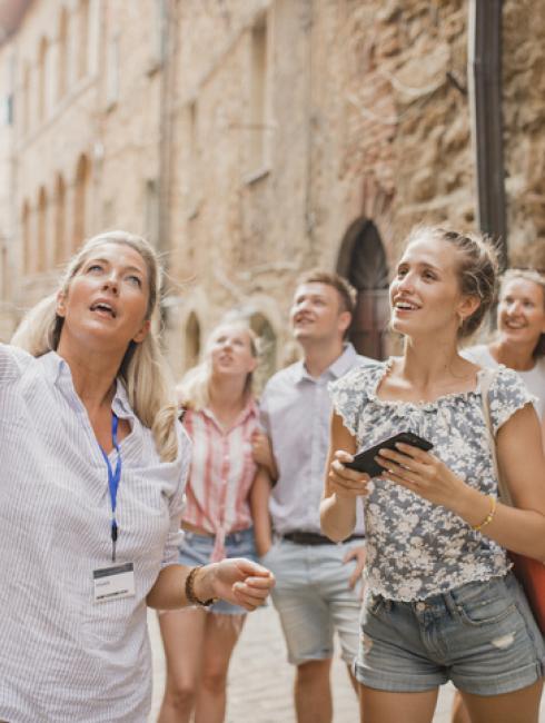 Voyager avec un guide voyage sur mesure Chèque-Vacances-Connect