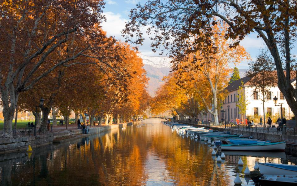 lac d'annecy automne