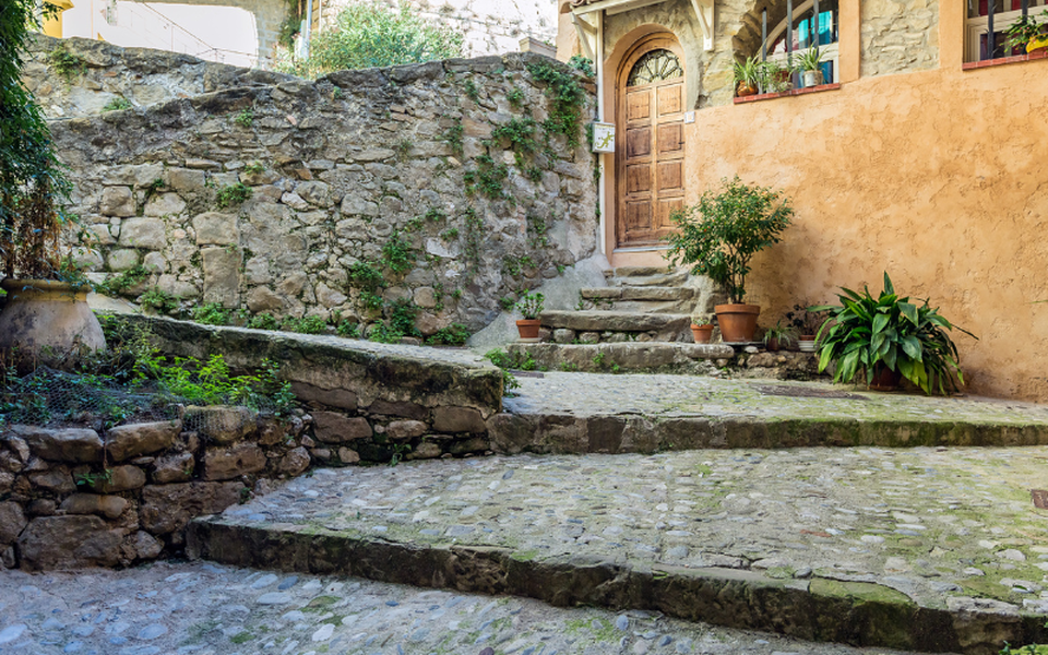 village autour de nice coaraze