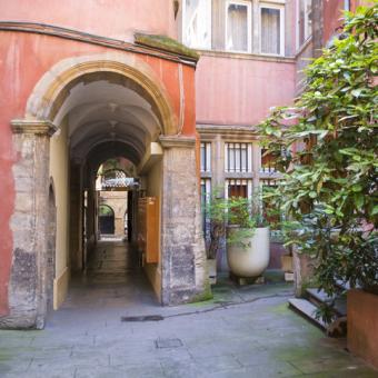 traboules lyon quand il pleut